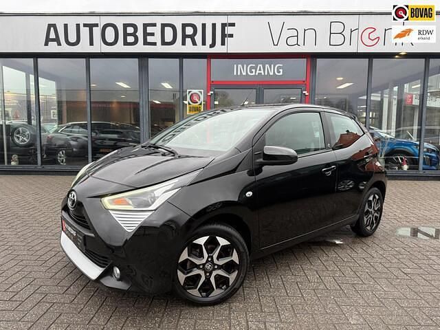 Zwart Gebruikt 2021 Toyota Aygo Hatchback | € 11.945 (Eerlijke prijs) - Afbeelding 1/4
