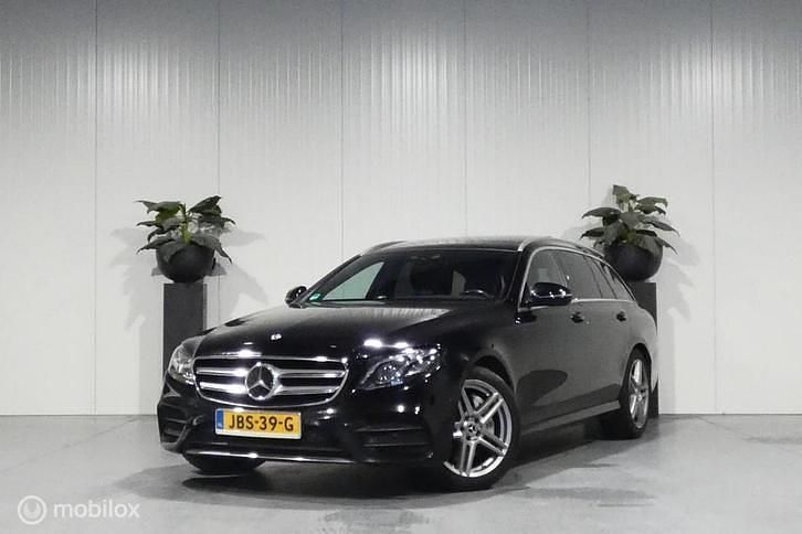 Zwart Gebruikt 2017 Mercedes E350 Premium Plus Stationwagen | € 19.999 (Eerlijke prijs) - Afbeelding 1/4