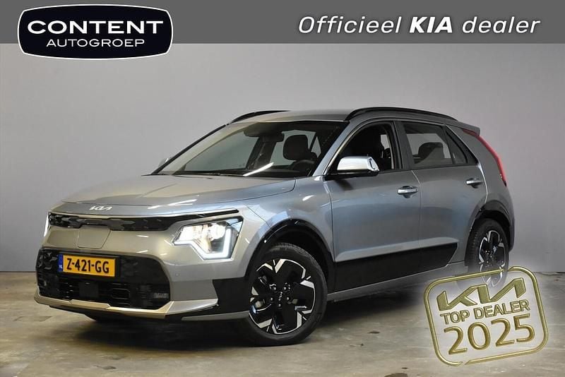 Grijs (metallic) Gebruikt 2024 Kia e-Niro SUV | € 29.940 (Super prijs) - Afbeelding 1/4