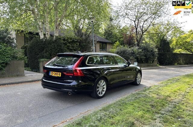 Zwart Gebruikt 2019 Volvo V90 Momentum Stationwagen | € 24.750 (Goede deal) - Afbeelding 1/4