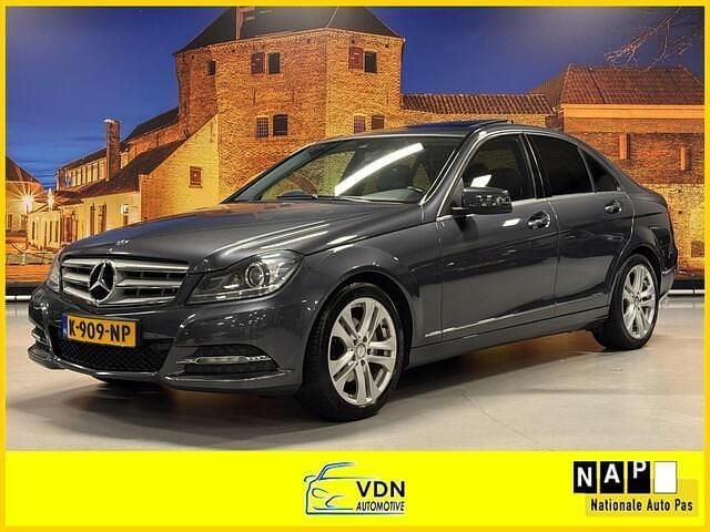 Grijs Gebruikt 2012 Mercedes C200 Avantgarde Sedan | € 12.950 (Eerlijke prijs) - Afbeelding 1/4
