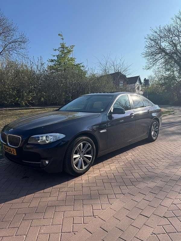 Blauw Gebruikt 2012 BMW 528 Executive Sedan | € 14.990 (Goede deal) - Afbeelding 1/4