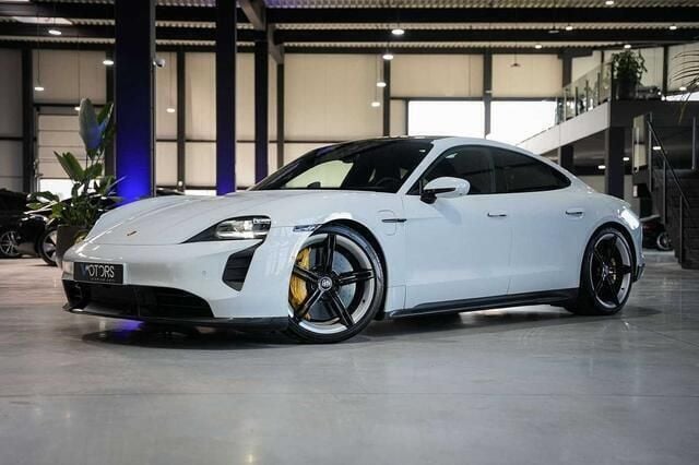 Wit Gebruikt 2020 Porsche Taycan Turbo S Sport Sedan | € 76.995 (Eerlijke prijs) - Afbeelding 1/4