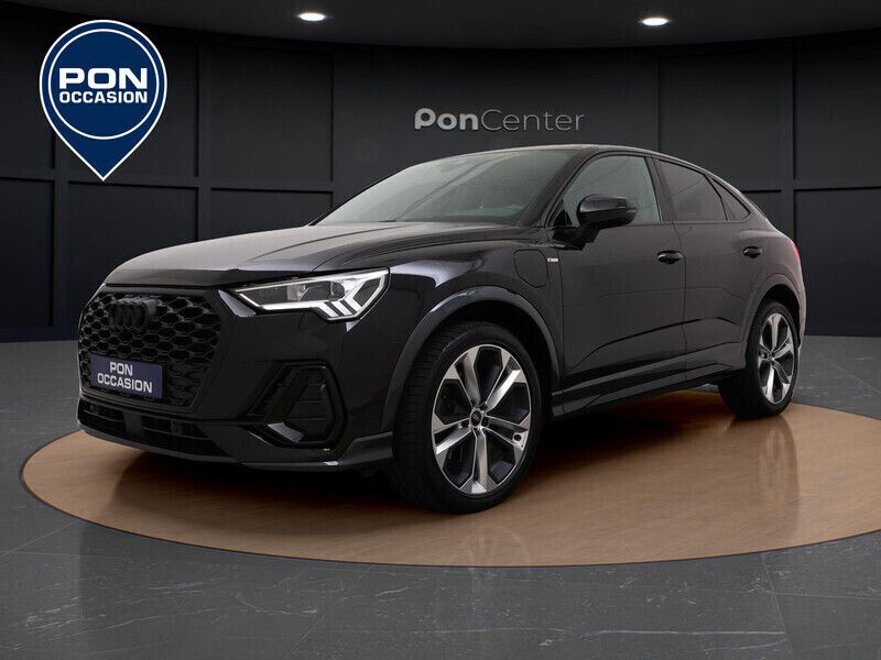 Zwart Gebruikt 2021 Audi Q3 Comfort SUV | € 36.950 - Afbeelding 1/3