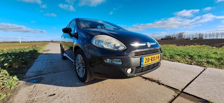 Gebruikt 2011 Fiat Punto | € 2.500 (Eerlijke prijs) - Afbeelding 1/4