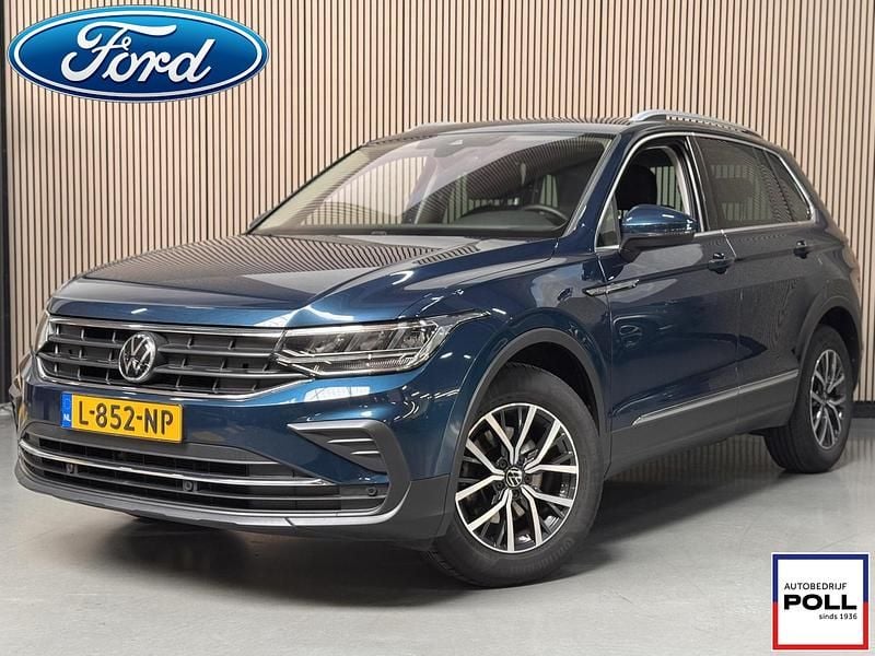 Blauw Gebruikt 2021 VW Tiguan Life SUV | € 27.895 (Eerlijke prijs) - Afbeelding 1/4