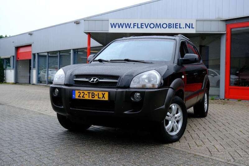 Zwart Gebruikt 2006 Hyundai Tucson Dynamiq SUV | € 4.750 (Eerlijke prijs) - Afbeelding 1/4