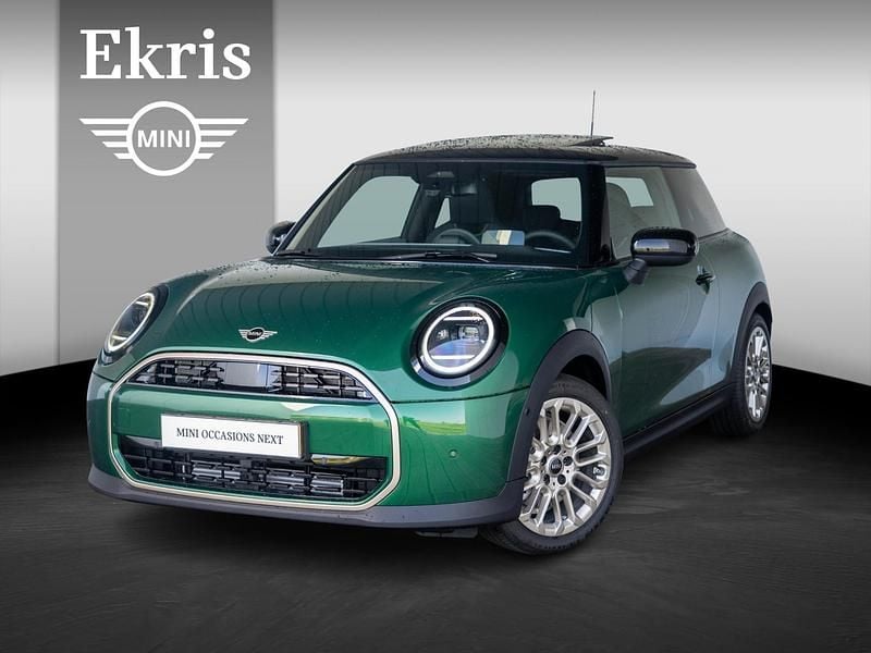 Groen Occasion 2024 Mini Cooper Favoured Hatchback | € 29.950 (Goede deal) - Afbeelding 1/4