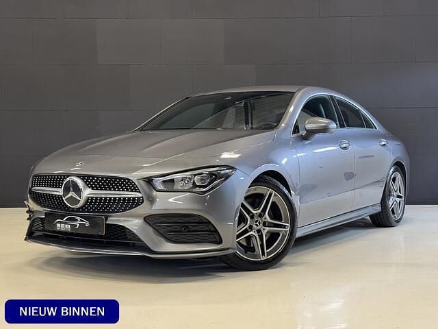 Grijs Gebruikt 2020 Mercedes CLA200 Business Sedan | € 23.800 (Goede deal) - Afbeelding 1/4