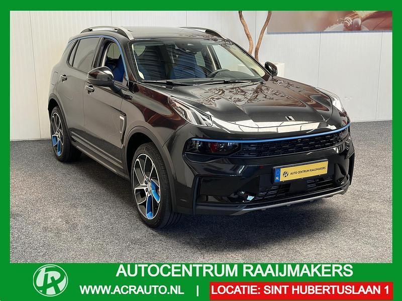 Zwart, metallic lak Gebruikt 2023 Lynk & Co 01 SUV | € 27.140 (Goede deal) - Afbeelding 1/4