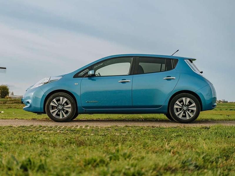 Occasion Nissan Leaf Tekna 80 kW (109 PK) 2013 Blauw Hatchback