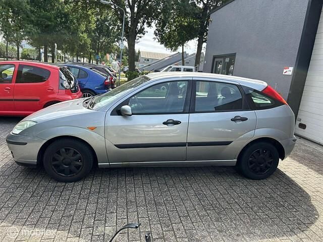 Occasion Ford Focus 75 PK (55 kW) 2004 Grijs Hatchback