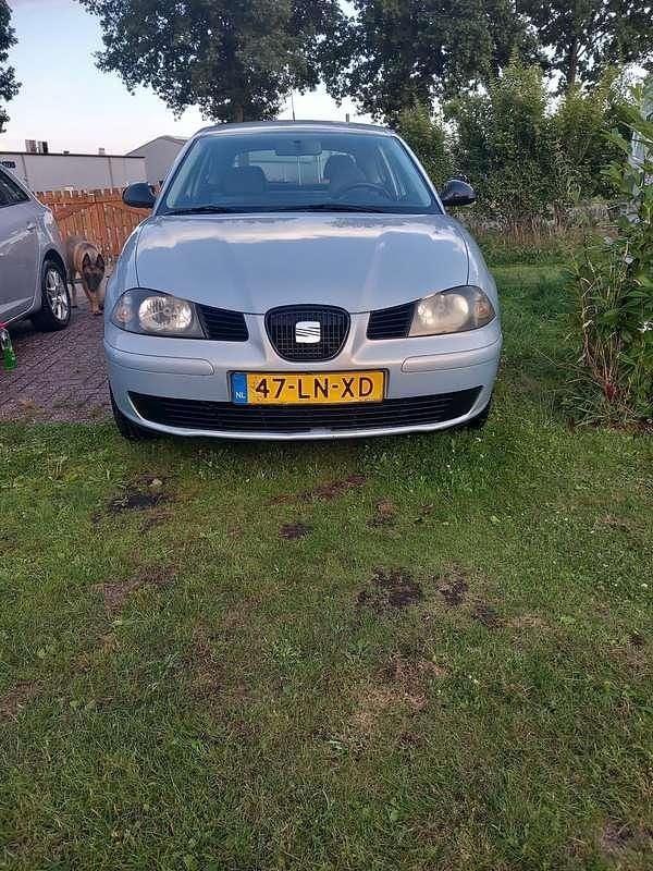 Blauw Gebruikt 2003 Seat Ibiza Stella Hatchback | € 1.200 (Eerlijke prijs) - Afbeelding 1/4