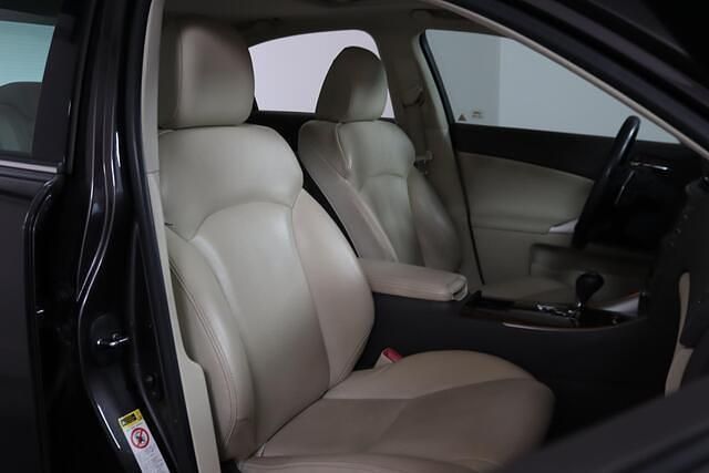 Occasion Lexus IS250 Executive Line 208 PK (152 kW) 2010 Bruin Sedan