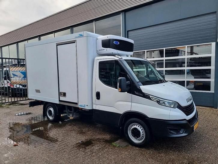 Wit Gebruikt 2022 Iveco Daily Van | € 39.950 - Afbeelding 1/4