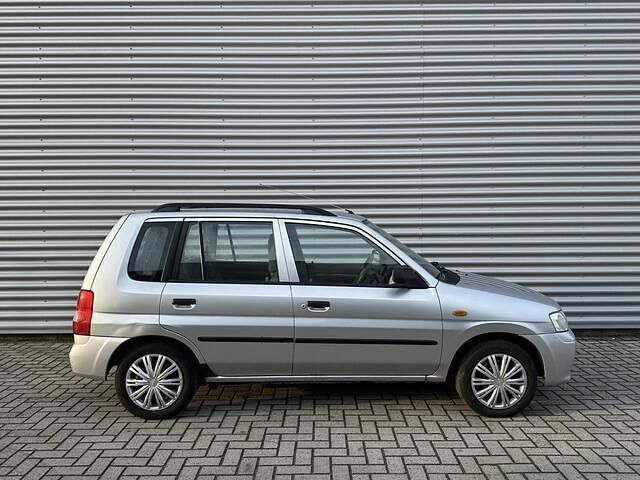 Occasion Mazda Demio Exclusive 75 PK (55 kW) 2003 Grijs Hatchback