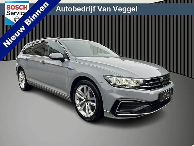 Grijs Gebruikt 2022 VW Passat Business Stationwagen | € 21.799 (Goede deal) - Afbeelding 1/4