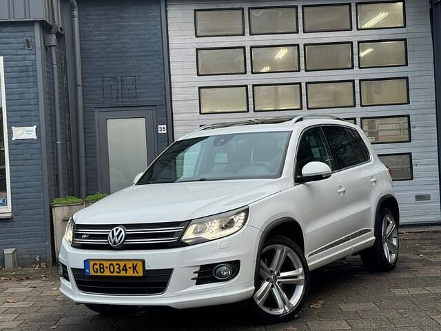 Wit Gebruikt 2015 VW Tiguan R-line Edition SUV | € 16.950 (Eerlijke prijs) - Afbeelding 1/4