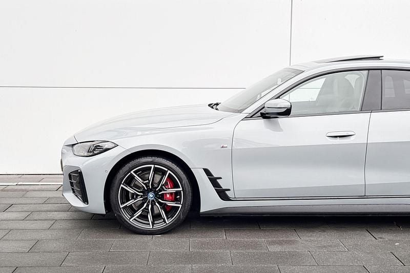 Occasion BMW i4 Executive 250 kW (340 PK) 2023 M brooklyn grau Sedan