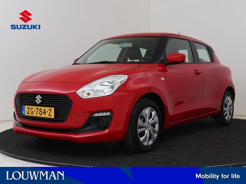 Rood Occasion 2019 Suzuki Swift Comfort Hatchback | € 12.400 (Eerlijke prijs) - Afbeelding 1/4