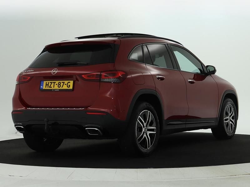 Occasion Mercedes GLA250 Night 218 PK (160 kW) 2022 Rood SUV