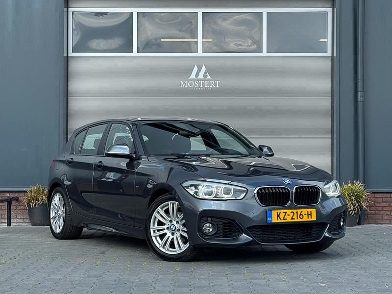 Grijs Gebruikt 2017 BMW 118 Executive Hatchback | € 12.450 (Eerlijke prijs) - Afbeelding 1/4