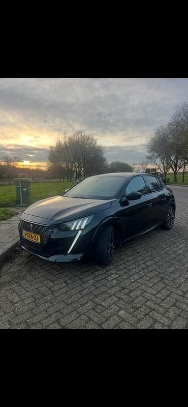 Gebruikt 2020 Peugeot 208 Hatchback | € 14.500 - Afbeelding 1/4