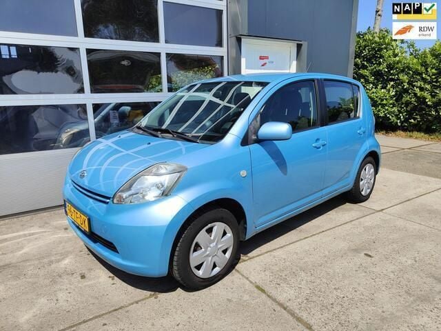 Blauw Gebruikt 2006 Daihatsu Sirion Hatchback | € 1.350 (Eerlijke prijs) - Afbeelding 1/4