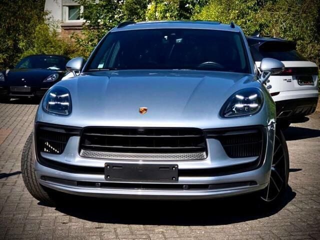 Grijs Gebruikt 2022 Porsche Macan Turbo Sport SUV | € 74.500 - Afbeelding 1/4