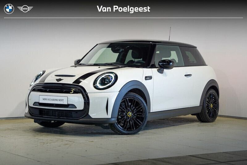 Nanuq white metallic (wit metallic) Gebruikt 2023 Mini Cooper Classic Hatchback | € 22.795 (Goede deal) - Afbeelding 1/4