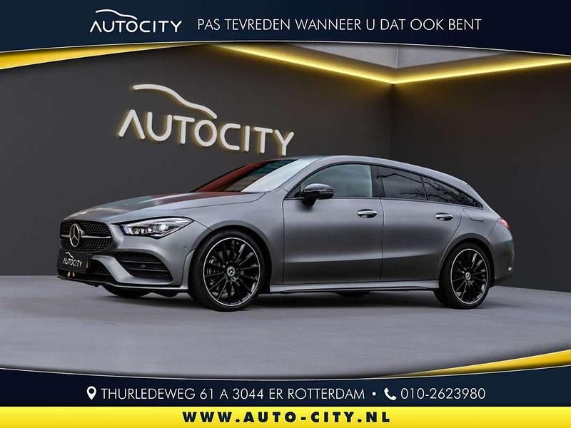 Grijs Gebruikt 2023 Mercedes CLA200 Shooting Brake AMG line Stationwagen | € 33.950 - Afbeelding 1/4