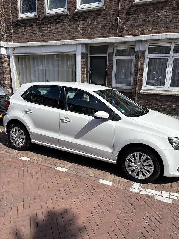 Wit Gebruikt 2014 VW Polo Hatchback | € 7.350 (Goede deal) - Afbeelding 1/4