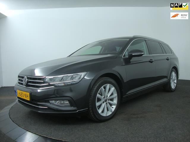 Grijs Occasion 2021 VW Passat Business Stationwagen | € 24.950 (Eerlijke prijs) - Afbeelding 1/4