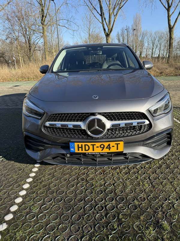 Grijs Gebruikt 2020 Mercedes GLA250 AMG SUV | € 37.500 (Eerlijke prijs) - Afbeelding 1/4