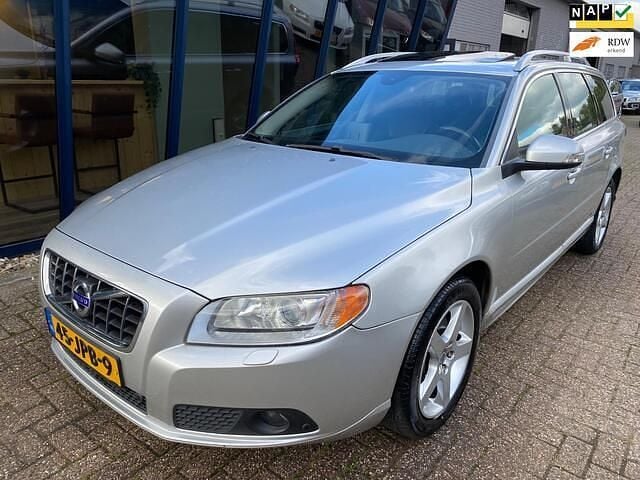 Grijs Gebruikt 2009 Volvo V70 Summum Stationwagen | € 15.945 (Iets duurder) - Afbeelding 1/4