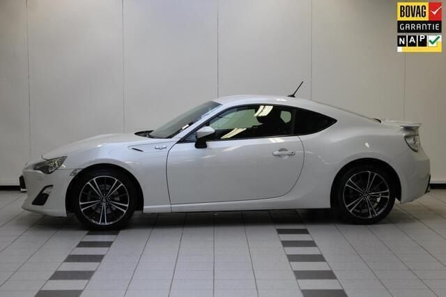 Wit, metallic lak Gebruikt 2013 Toyota GT86 GT Coupé | € 22.950 - Afbeelding 1/4