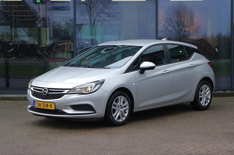Occasion Opel Astra Edition 105 PK (77 kW) 2018 Grijs Hatchback