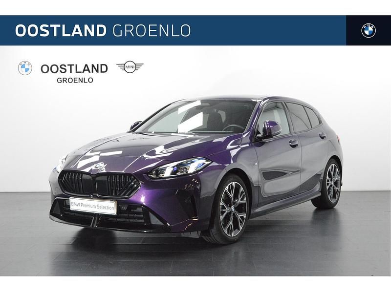 Paars Gebruikt 2025 BMW 120 Comfort Edition Hatchback | € 37.950 (Iets duurder) - Afbeelding 1/4