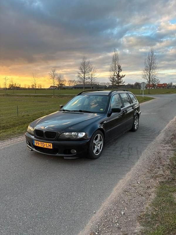 Gebruikt 2002 BMW 325 Stationwagen | € 3.750 (Eerlijke prijs) - Afbeelding 1/4