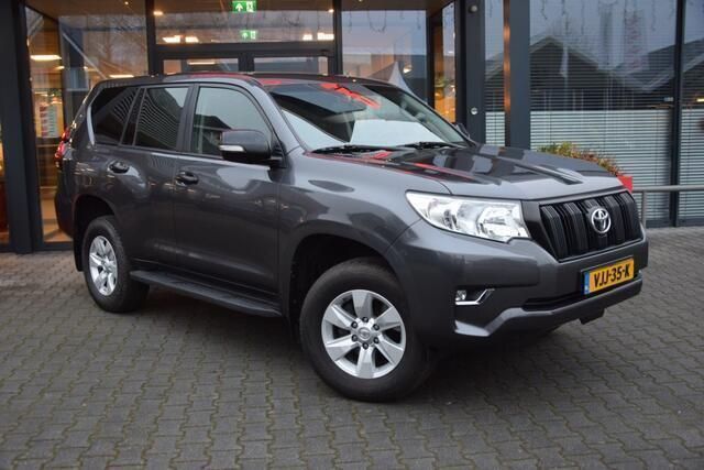 Grijs Gebruikt 2020 Toyota Land Cruiser Comfort SUV | € 37.995 (Eerlijke prijs) - Afbeelding 1/4