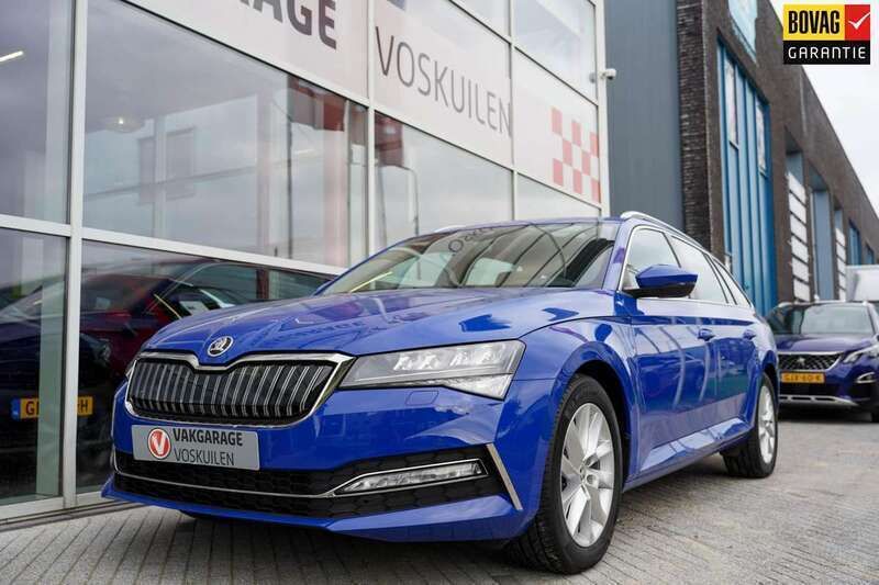 Blauw Gebruikt 2020 Skoda Superb Business Line Stationwagen | € 24.950 (Super prijs) - Afbeelding 1/4