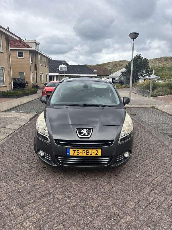 Occasion Peugeot 5008 156 PK (114 kW) 2011 Grijs Stationwagen
