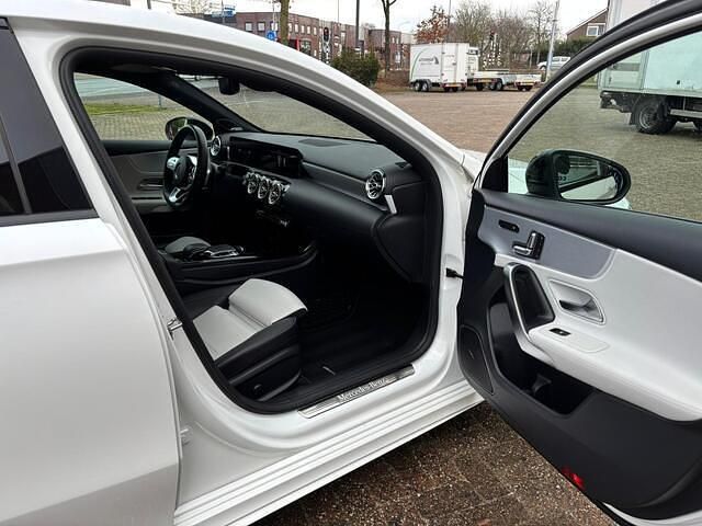 Occasion Mercedes A250 AMG line 224 PK (164 kW) 2018 Wit Hatchback