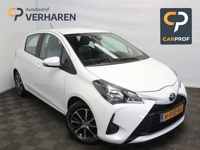 Occasion Toyota Yaris Connect Style 74 PK (54 kW) 2020 Wit Hatchback