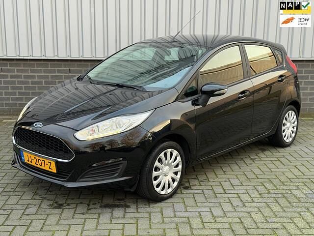 Zwart Occasion 2016 Ford Fiesta Style Hatchback | € 7.649 (Goede deal) - Afbeelding 1/4