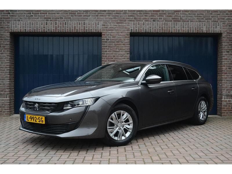 Grijs Gebruikt 2021 Peugeot 508 Active Stationwagen | € 15.950 (Eerlijke prijs) - Afbeelding 1/4