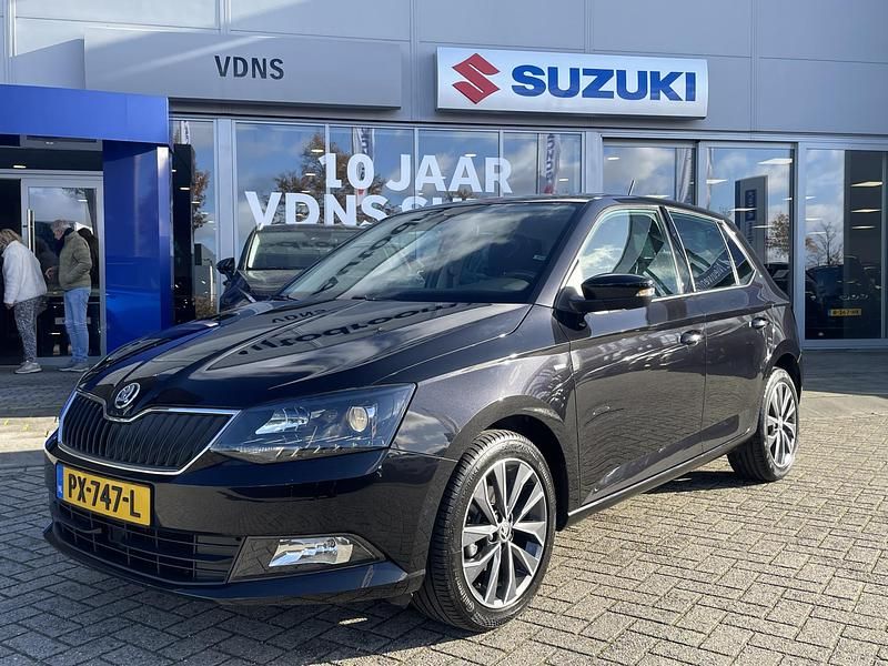 Zwart Gebruikt 2017 Skoda Fabia Drive Hatchback | € 10.950 (Eerlijke prijs) - Afbeelding 1/4