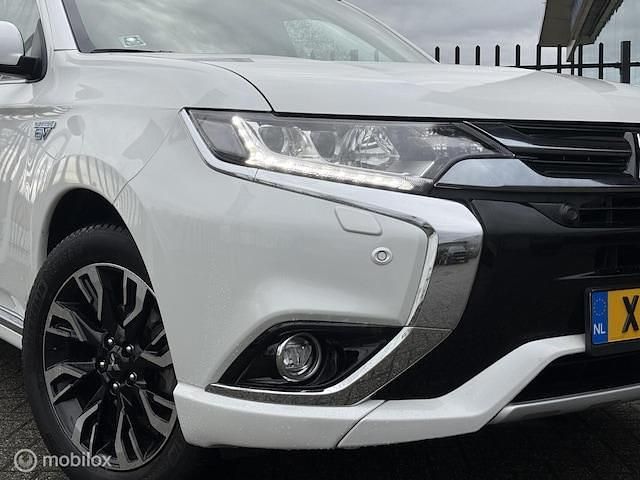 Occasion Mitsubishi Outlander P-HEV 121 PK (88 kW) 2018 Wit SUV
