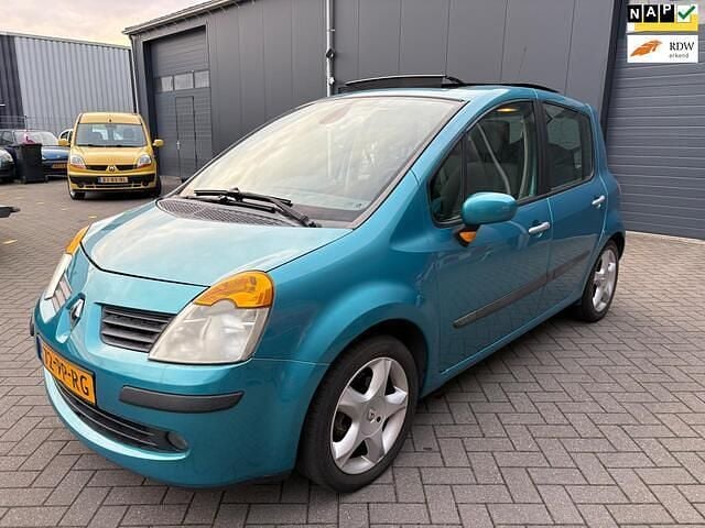 Blauw (metallic) Gebruikt 2004 Renault Modus Luxe MPV | € 1.645 (Eerlijke prijs) - Afbeelding 1/4