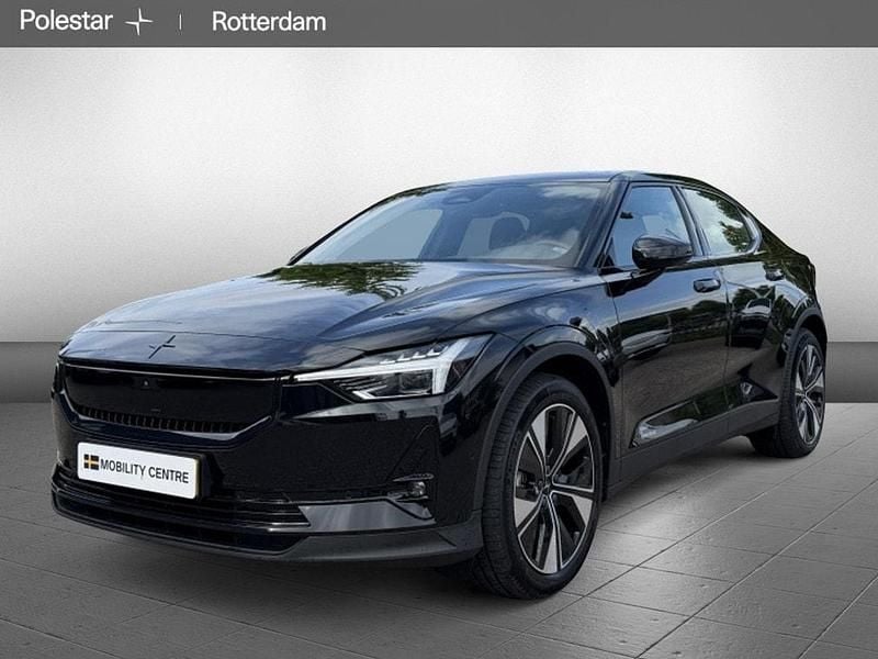 Zwart Gebruikt 2024 Polestar 2 Pilot Hatchback | € 38.935 (Eerlijke prijs) - Afbeelding 1/4